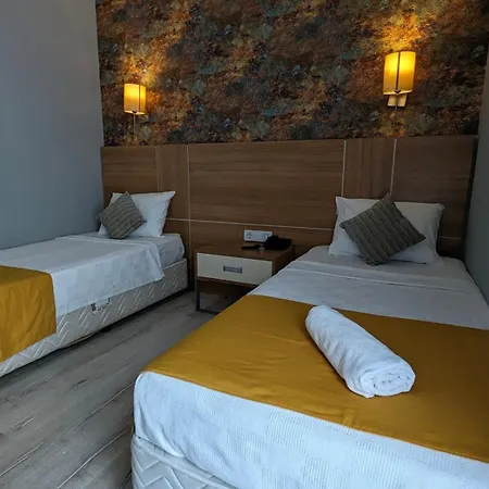 Ramona Hotel