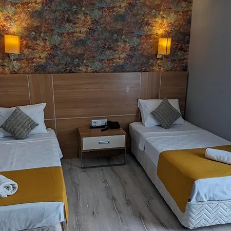 Ramona Hotel