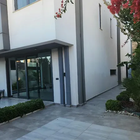 Ramona Hotel 3*