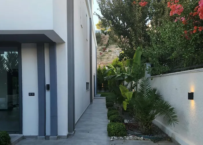 Ξενοδοχείο Ramona Lara 3*